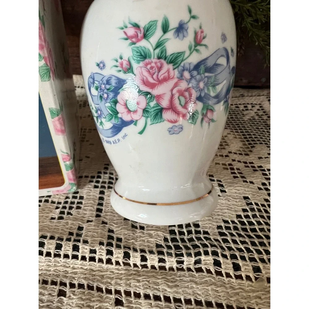 VTG 1989 Albert E Price Porcelain Lotion Pump Floral Rose Gold Trim Blue Bow NIB